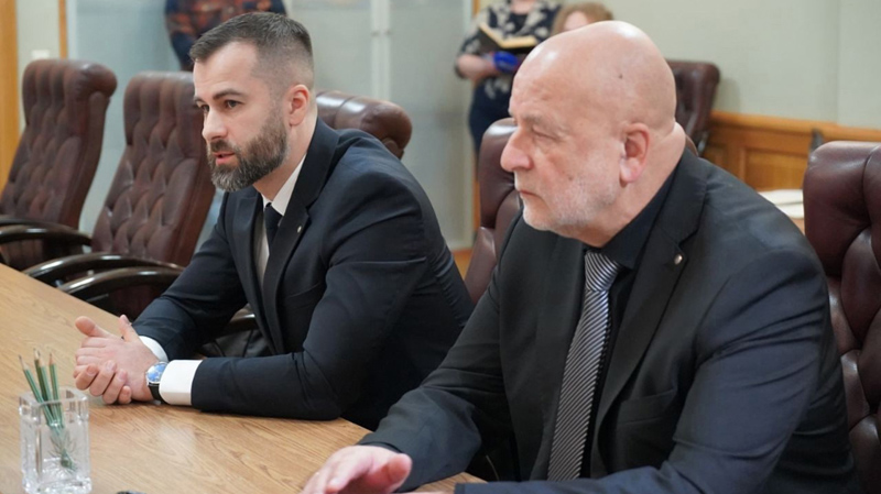 https://termotron.ru/image/cache/image/catalog/Novosti/prezent-tit_800x449.jpg